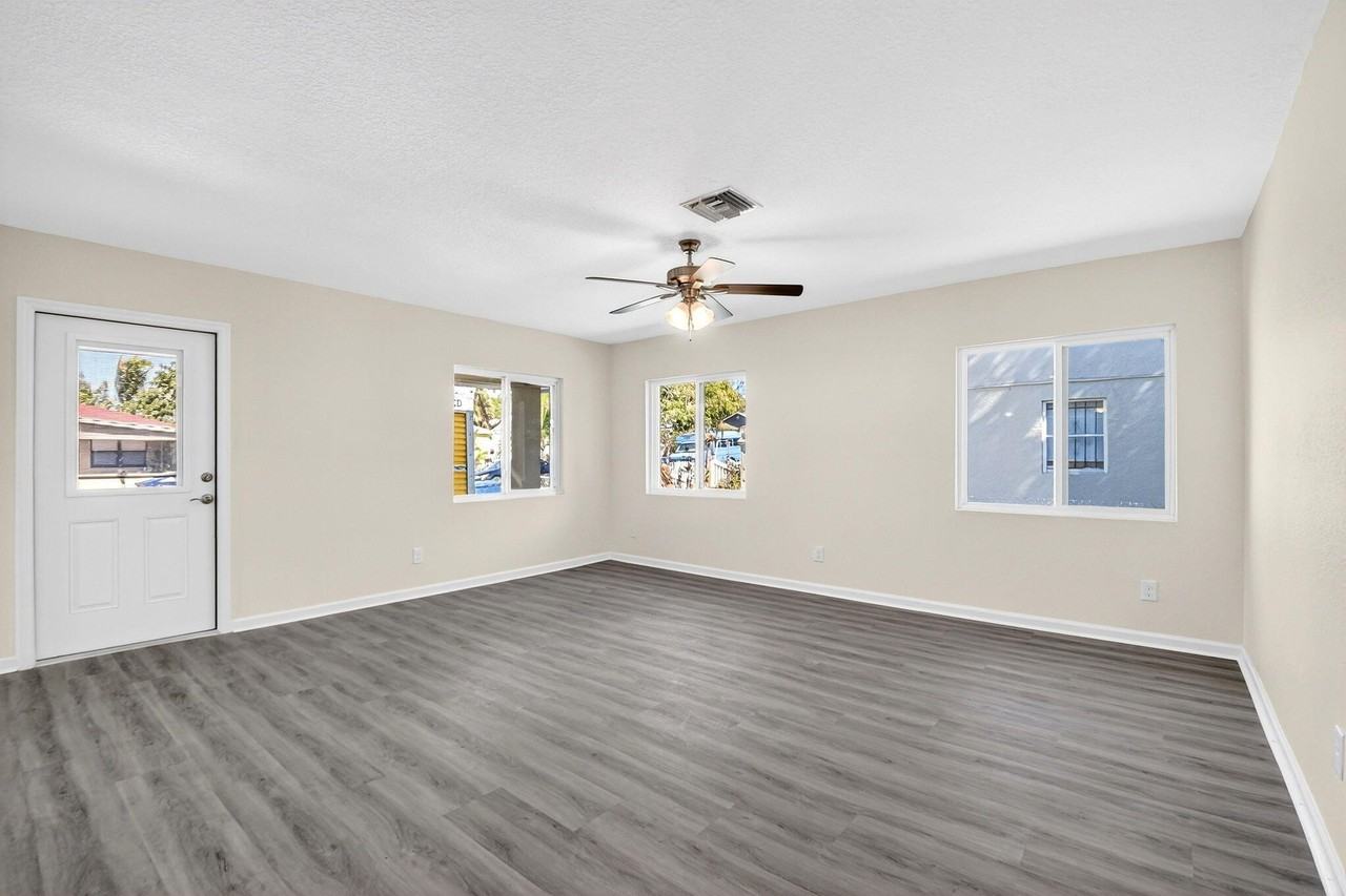 857 W 3rd St - Photo 3 of 22