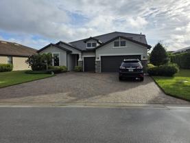 527 Se Vallarta Dr - Photo 1 of 1