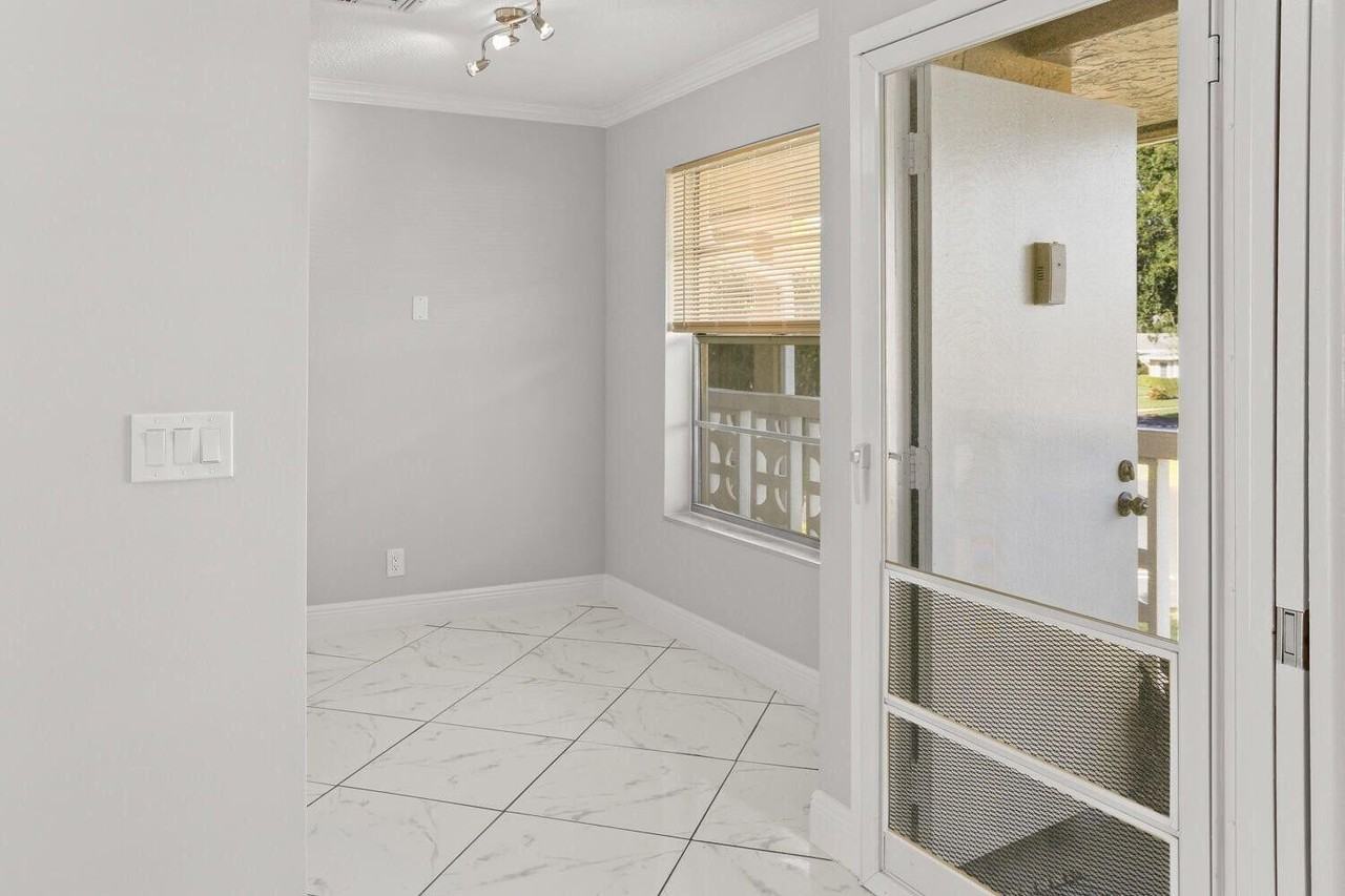 2480 Juniper Dr Apt 203 - Photo 3 of 18