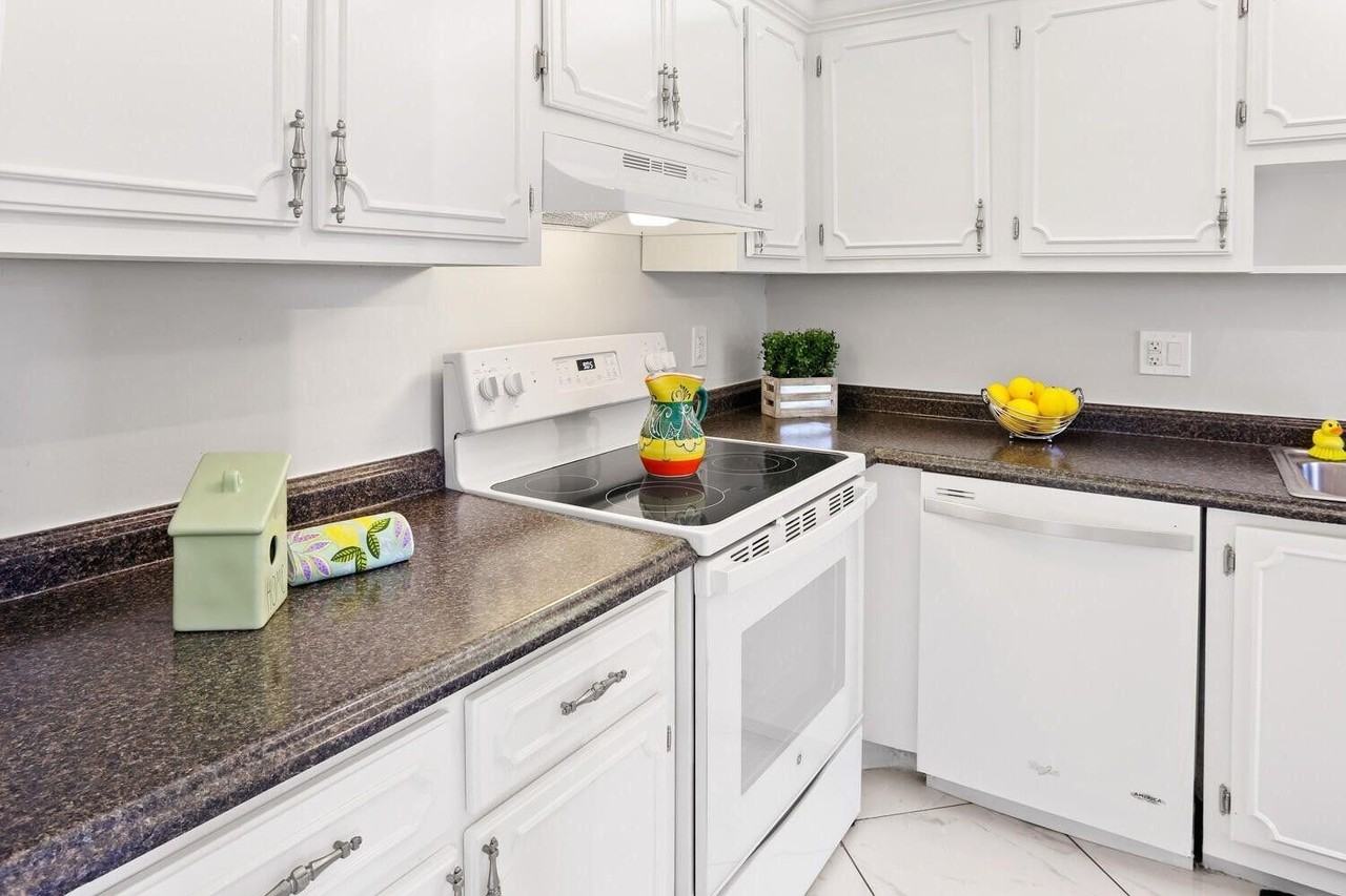 2480 Juniper Dr Apt 203 - Photo 5 of 18