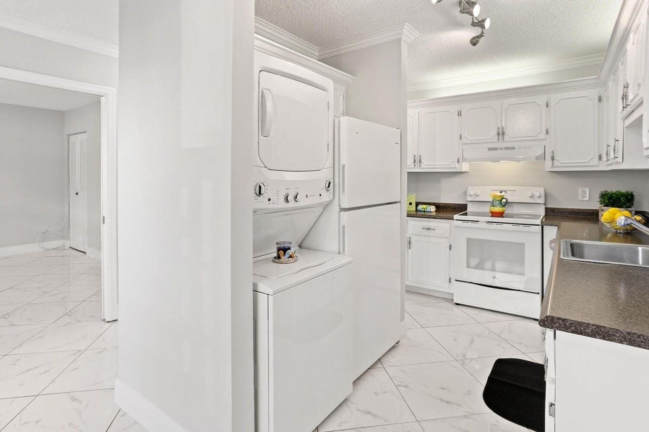 2480 Juniper Dr Apt 203 - Photo 6 of 18