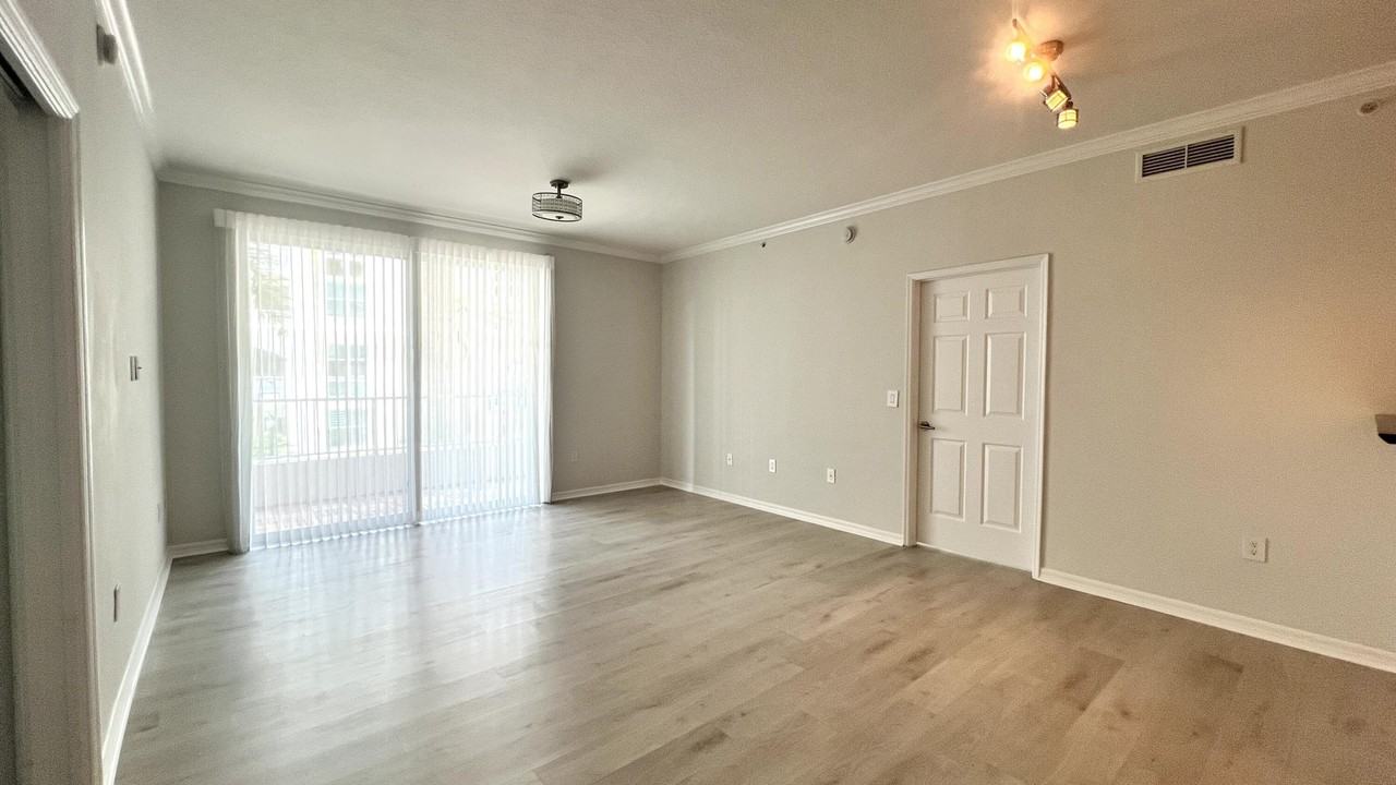 806 E Windward Way #216 - Photo 4 of 28