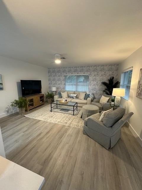 522 Eastwind Dr - Photo 4 of 11