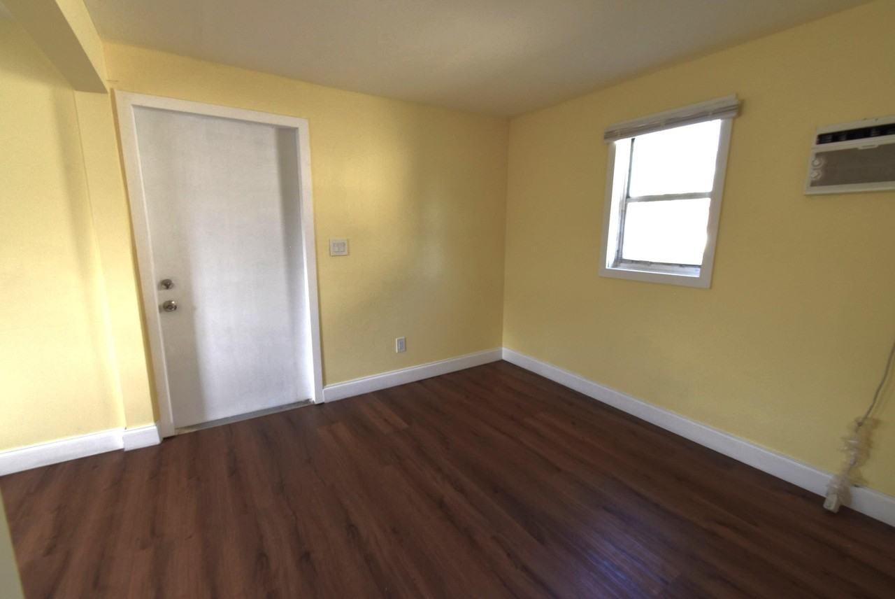 514 N 27th St Unit B - Photo 2 of 10