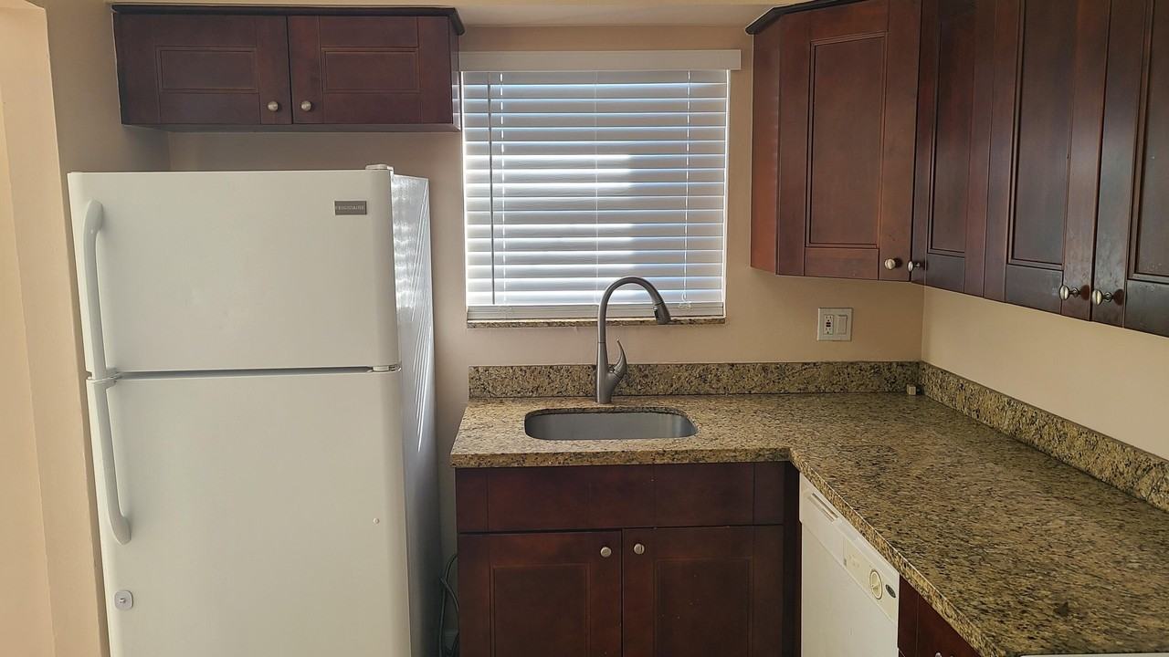 1803 Wharf Ln - Photo 5 of 21