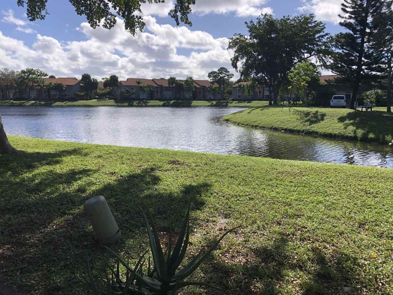 421 Sw Natura Ave Apt E - Photo 5 of 38