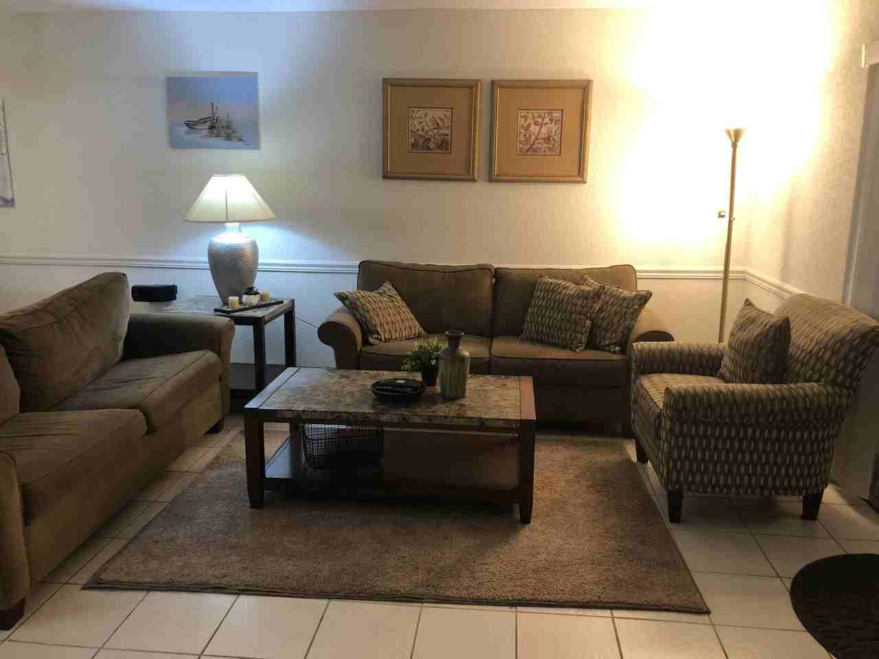 421 Sw Natura Ave Apt E - Photo 7 of 38