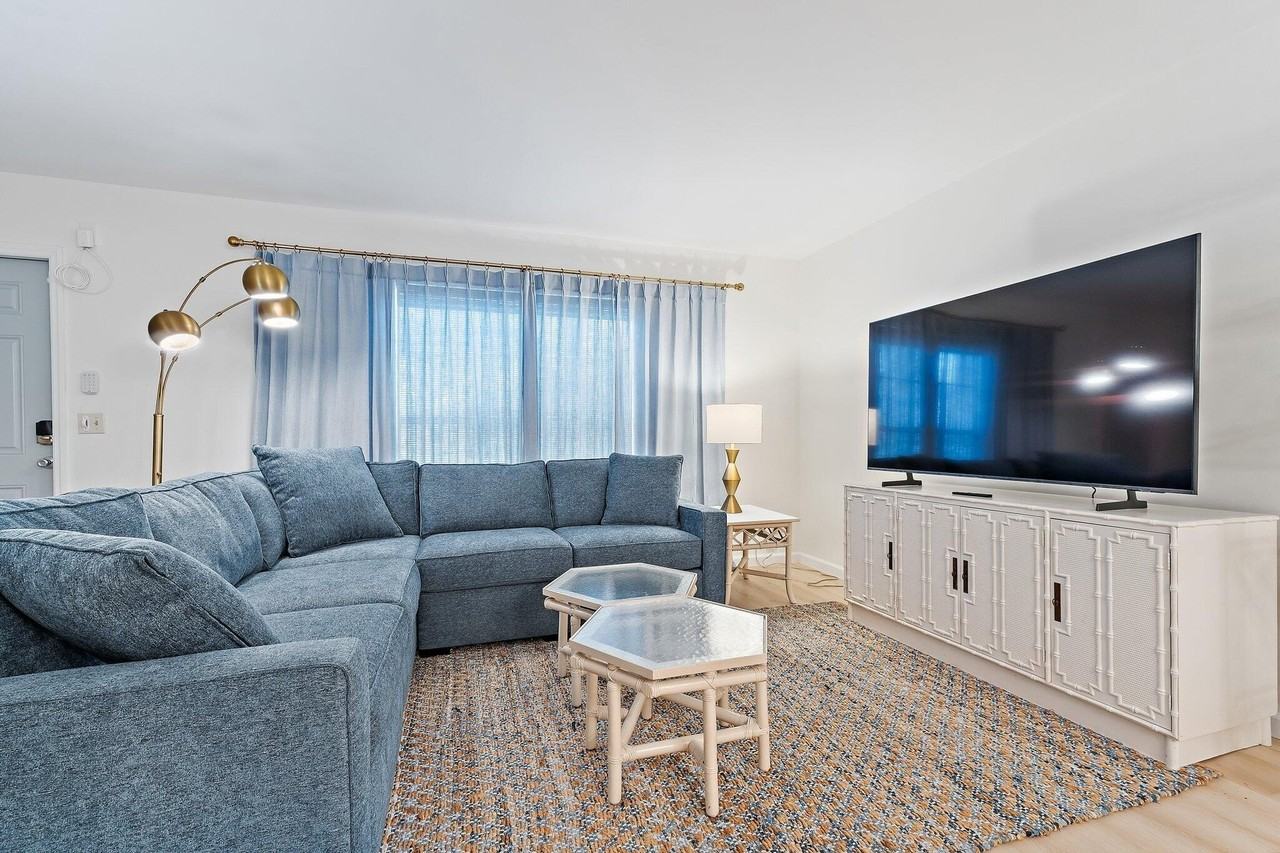 11830 Brier Patch Ct E - Photo 2 of 34