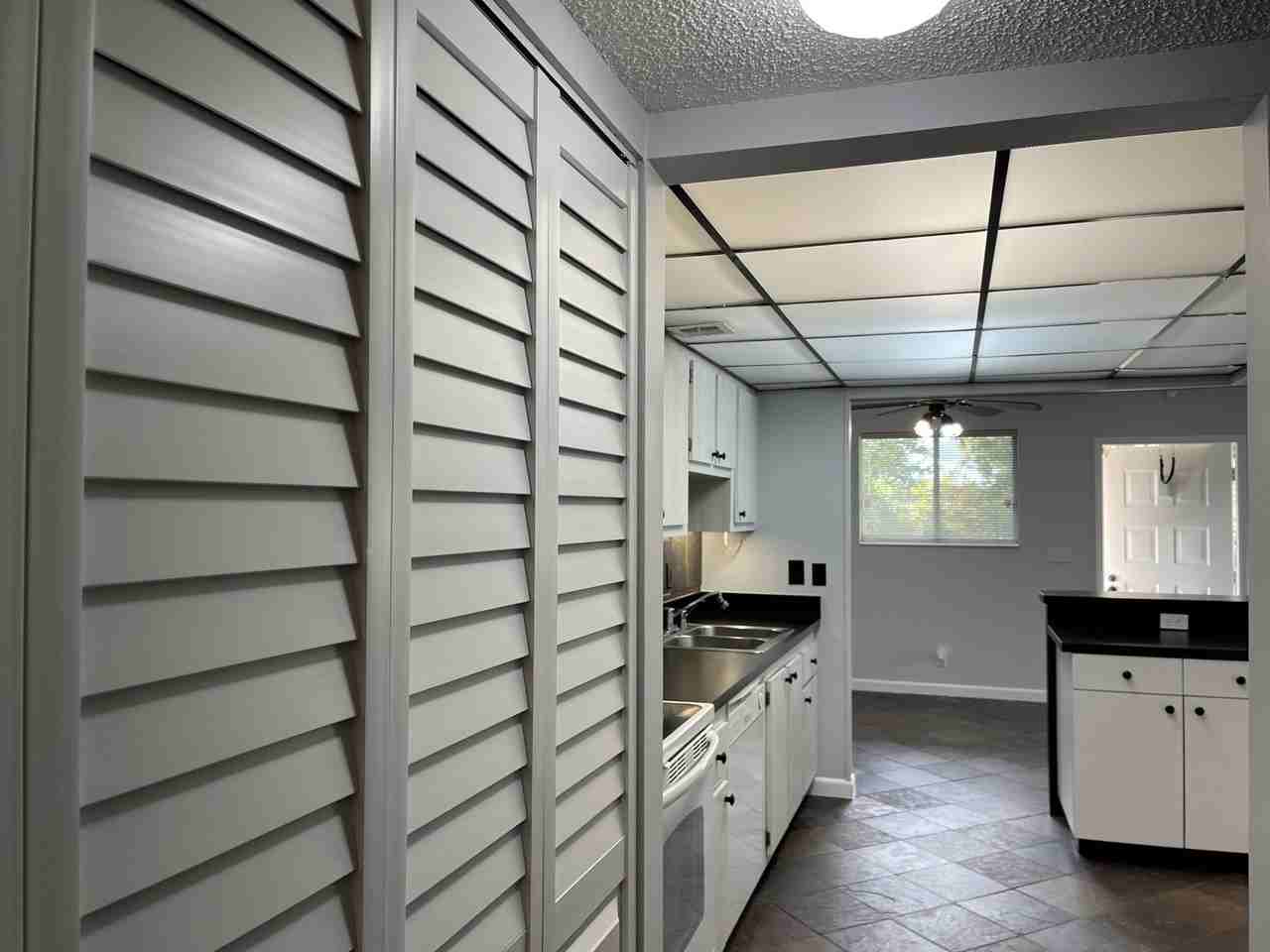 1850 Fairview Villas Dr Apt 3 - Photo 6 of 13