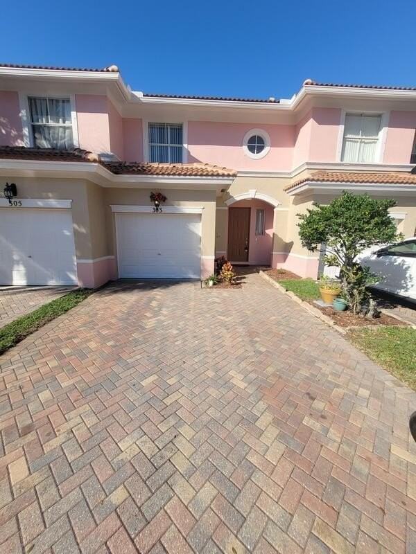 303 Seminole Palms Dr - Photo 2 of 50