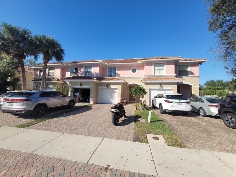 303 Seminole Palms Dr - Photo 4 of 50