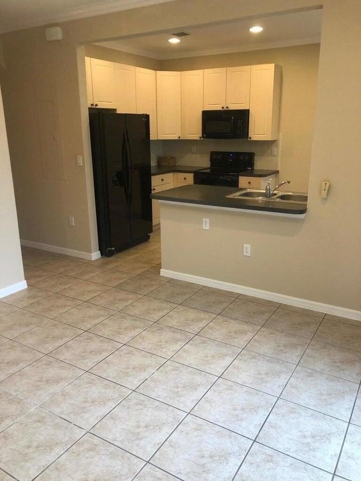 253 Lake Monterey Cir Unit 253 - Photo 3 of 12