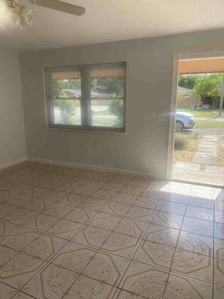 4365 Edward Rd - Photo 5 of 8