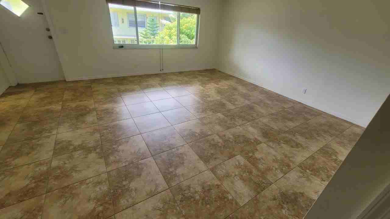 222 N Federal Hwy Apt 6 - Photo 3 of 37