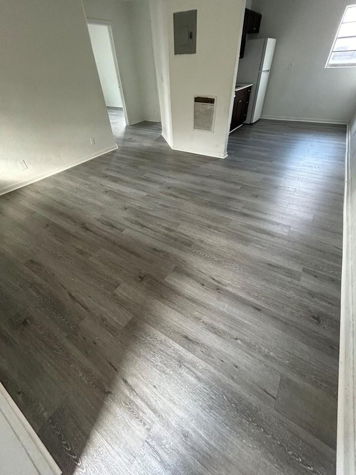 1120 N Sapodilla Ave Apt 4 - Photo 2 of 8