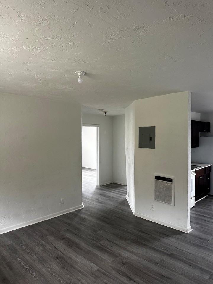 1120 N Sapodilla Ave Apt 4 - Photo 6 of 8