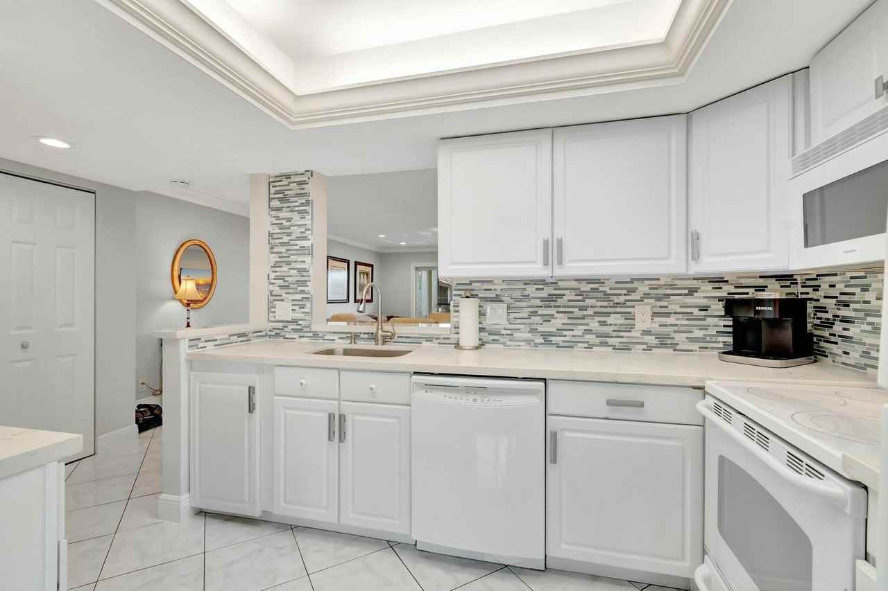 14823 Cumberland Dr Apt 202 - Photo 5 of 50