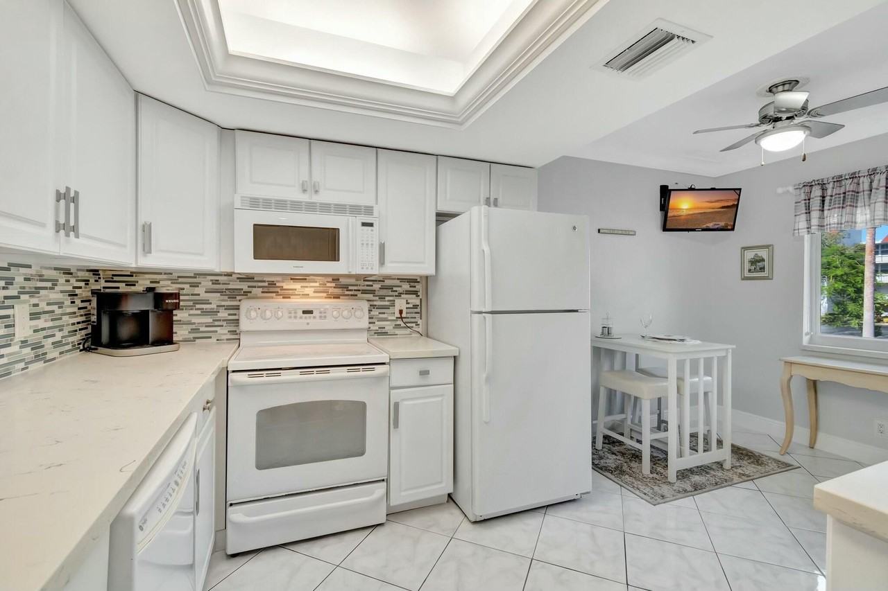 14823 Cumberland Dr Apt 202 - Photo 4 of 50