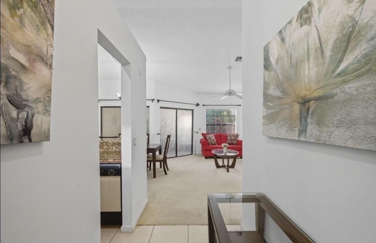 13526 Fountain View Blvd - Photo 4 of 21