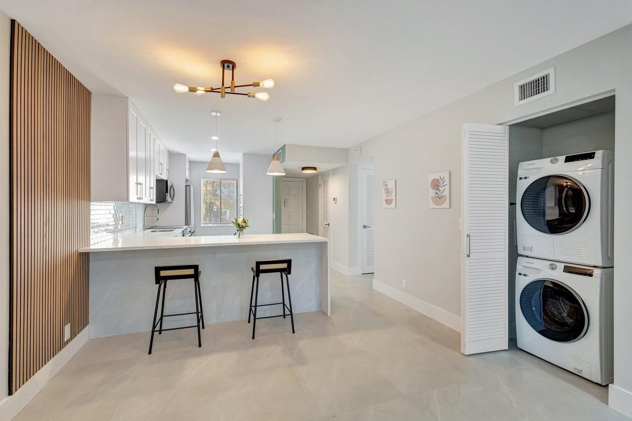 4090 Tivoli Ct Apt 208 - Photo 3 of 19