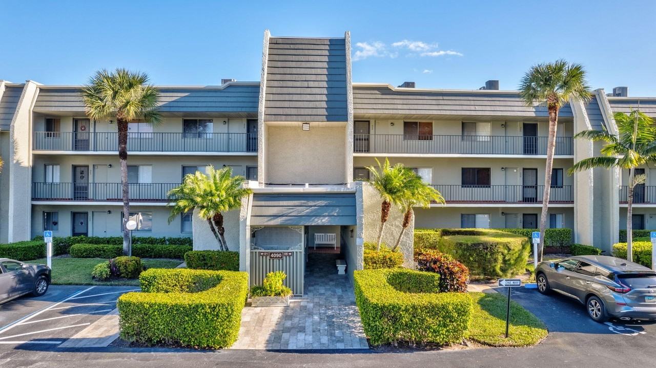 4090 Tivoli Ct Apt 208 - Photo 5 of 19