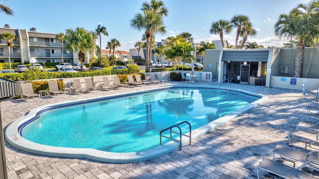 4090 Tivoli Ct Apt 208 - Photo 6 of 19