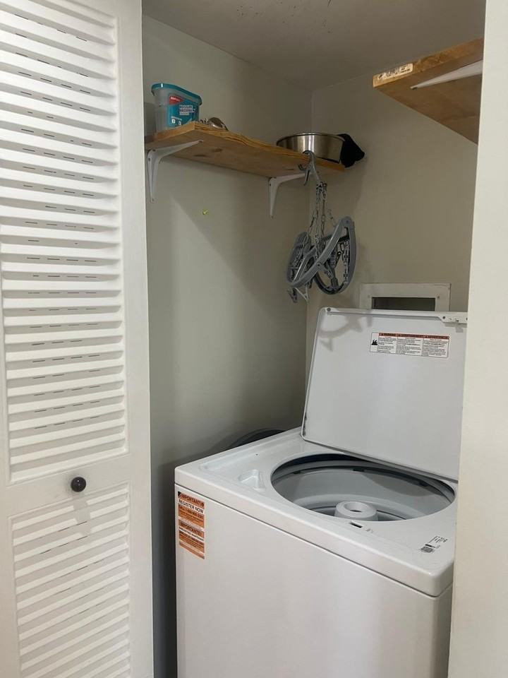 6322 Seven Springs Blvd Apt B - Photo 7 of 17