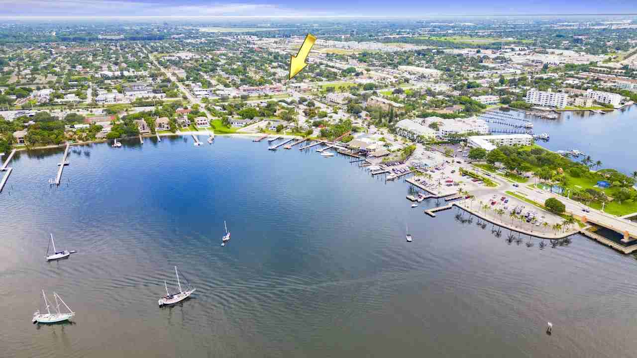 301 W Ocean Ave Apt 10 - Photo 2 of 26