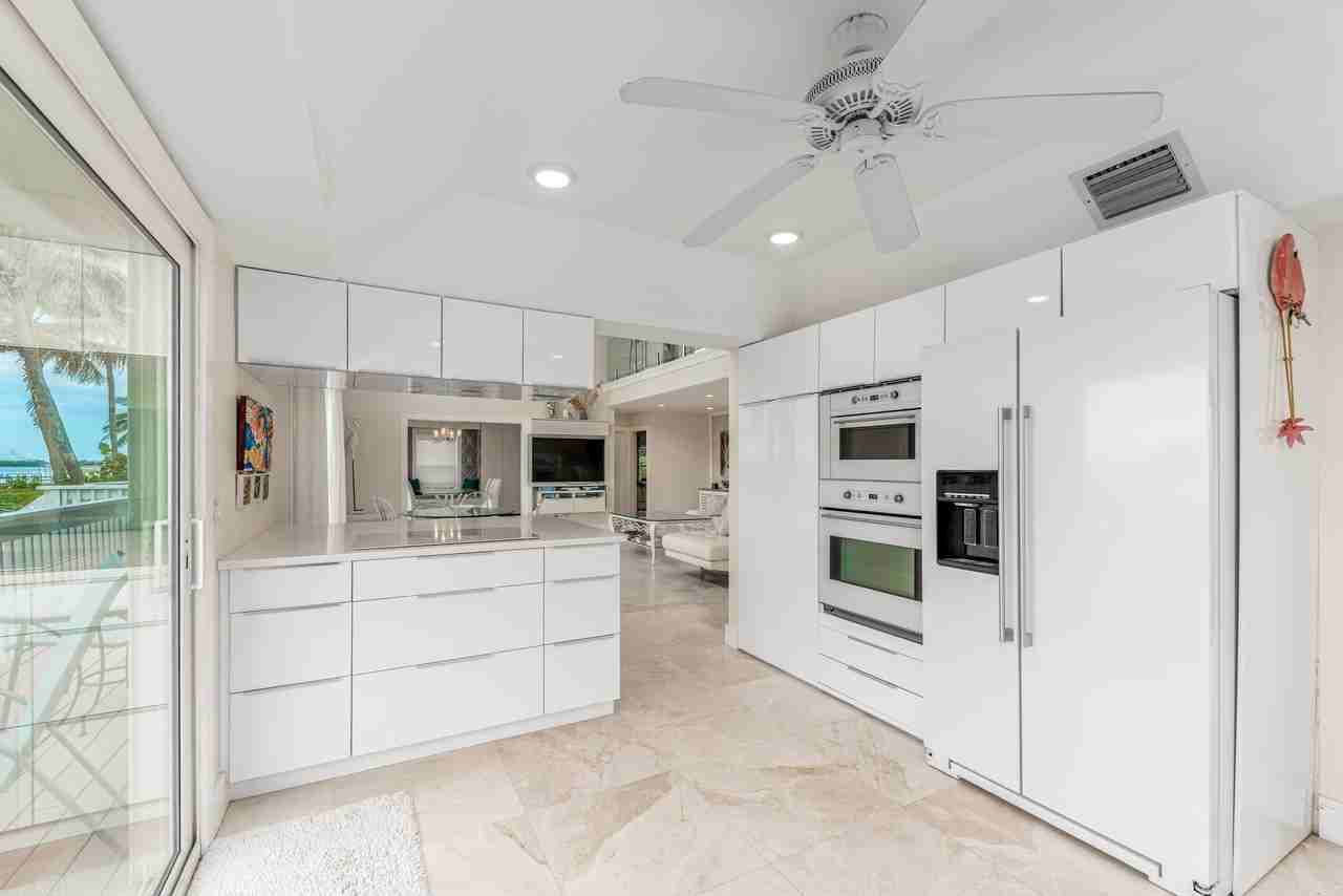 1470 Se Macarthur Blvd - Photo 6 of 15