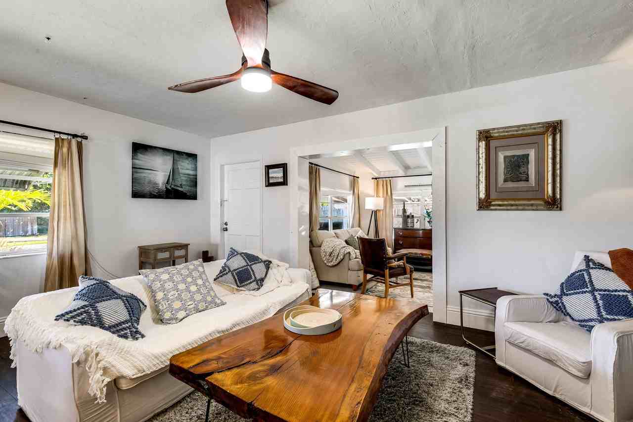 609 S Arnold Ave - Photo 2 of 27