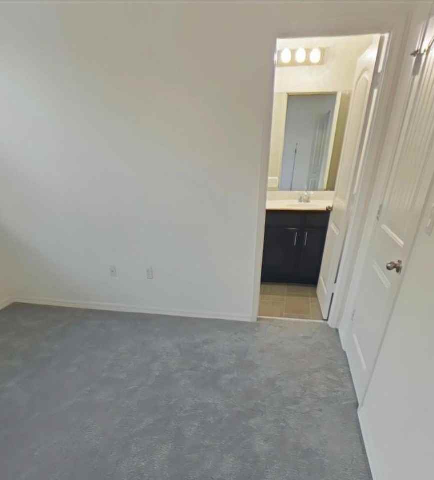 1087 Nw 33rd Mnr - Photo 7 of 12