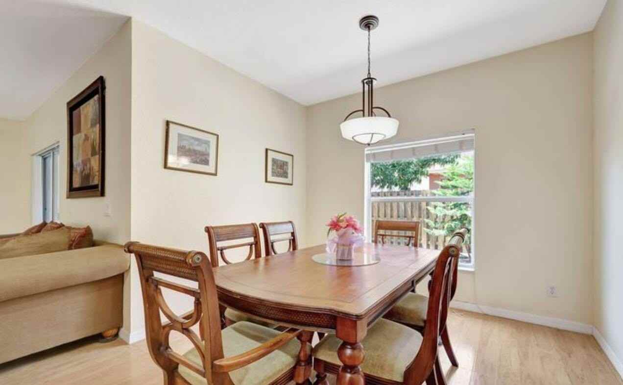 9322 Treasure Coast St - Photo 7 of 10