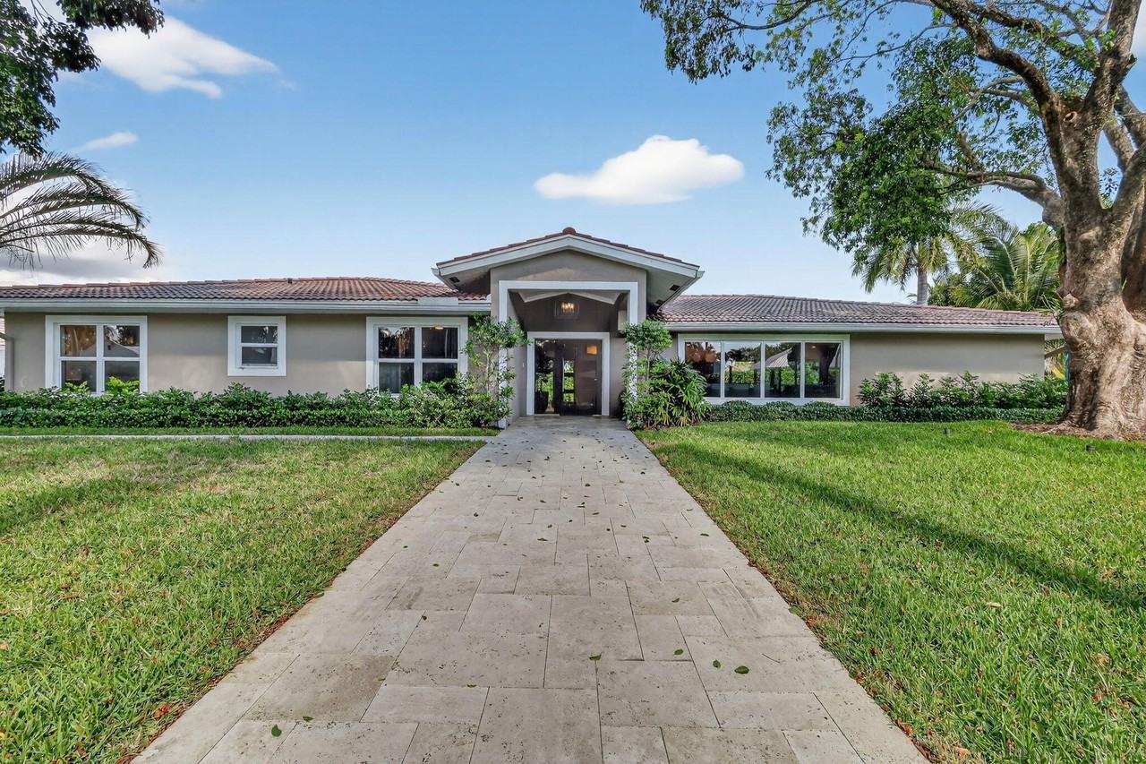 937 Sw 34th Ct - Photo 4 of 40