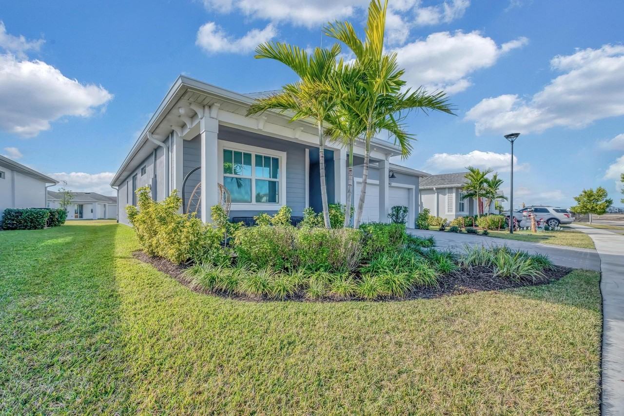 10142 Sw Orana Dr - Photo 4 of 50