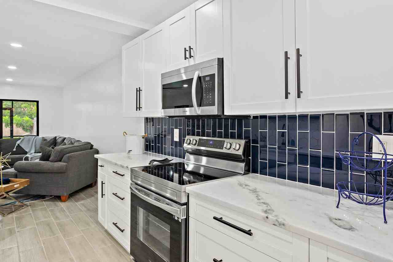 12726 Peconic Ct - Photo 6 of 22