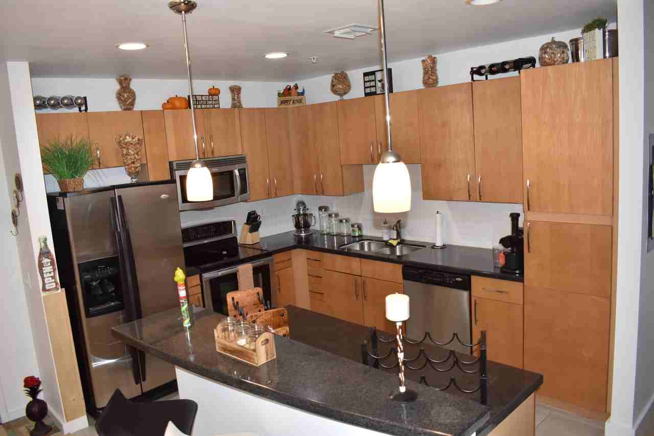 300 S Australian Ave Unit 1010 - Photo 4 of 30