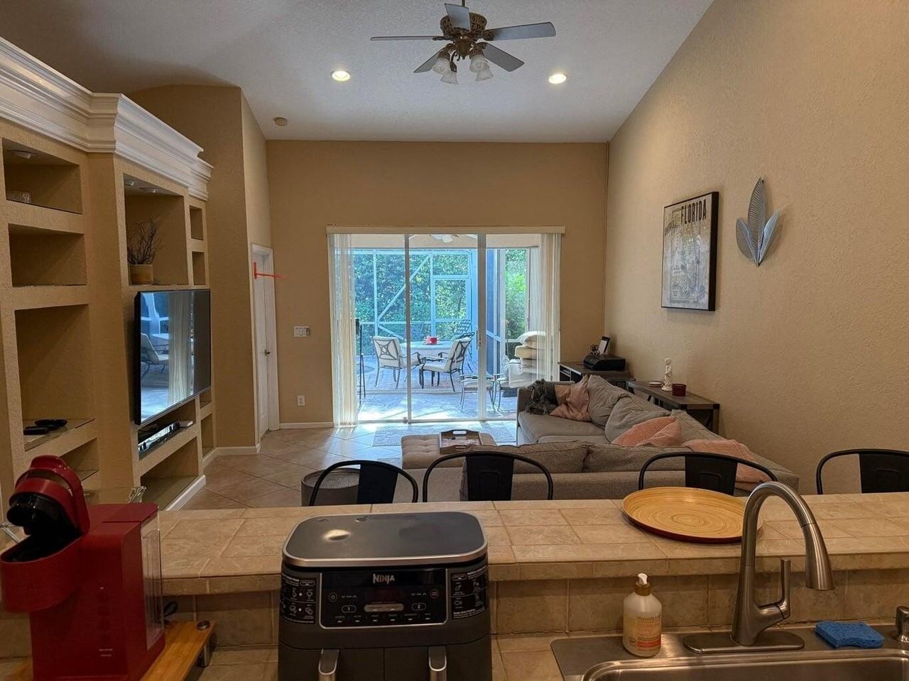 328 W Coral Trace Cir - Photo 7 of 36