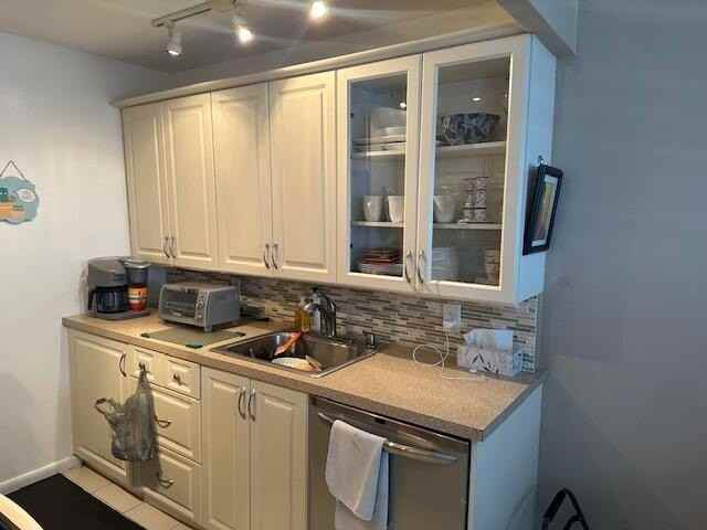 4039 Exeter C - Photo 5 of 13