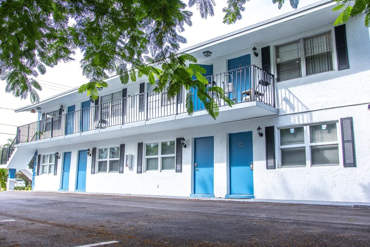 101 Ne 4th St Apt 2 - Photo 3 of 13