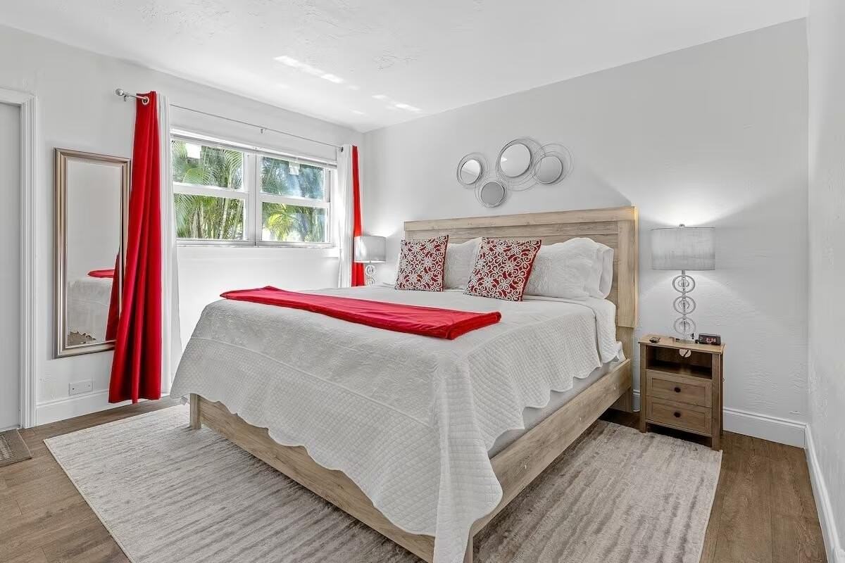 101 Ne 4th St Apt 2 - Photo 5 of 13