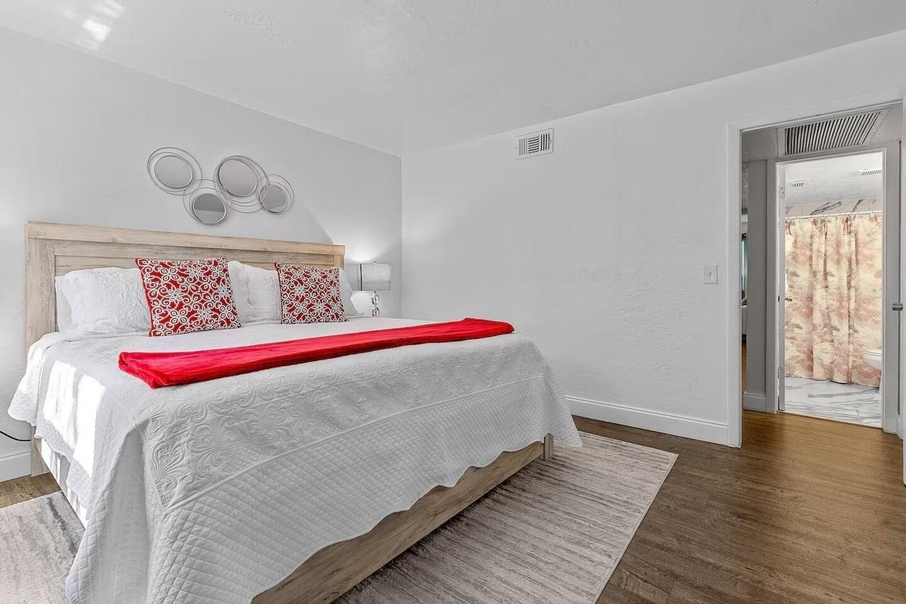 101 Ne 4th St Apt 2 - Photo 6 of 13