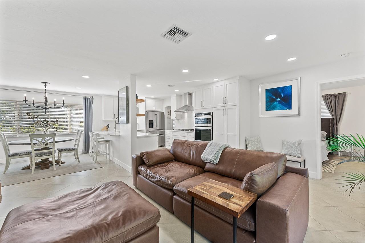 429 Inlet Rd - Photo 3 of 38