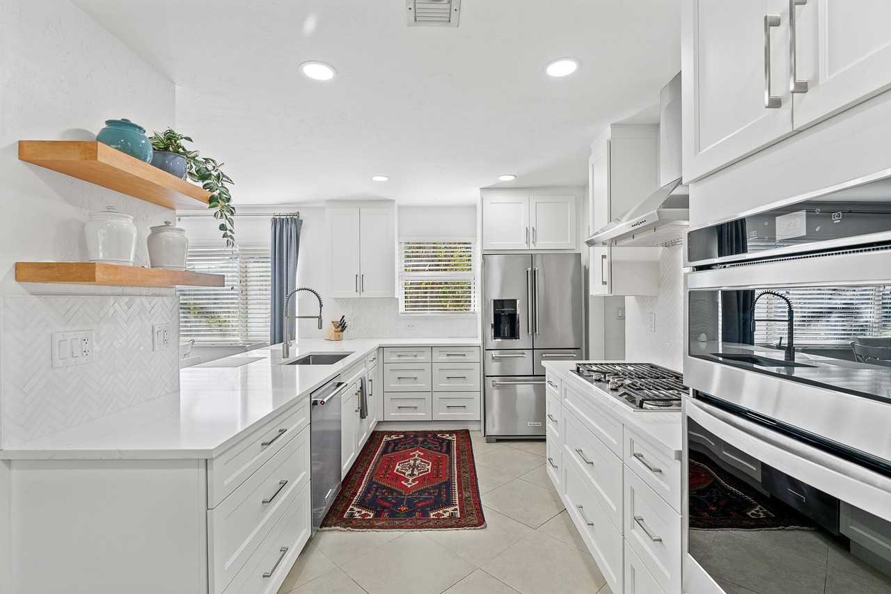 429 Inlet Rd - Photo 4 of 38