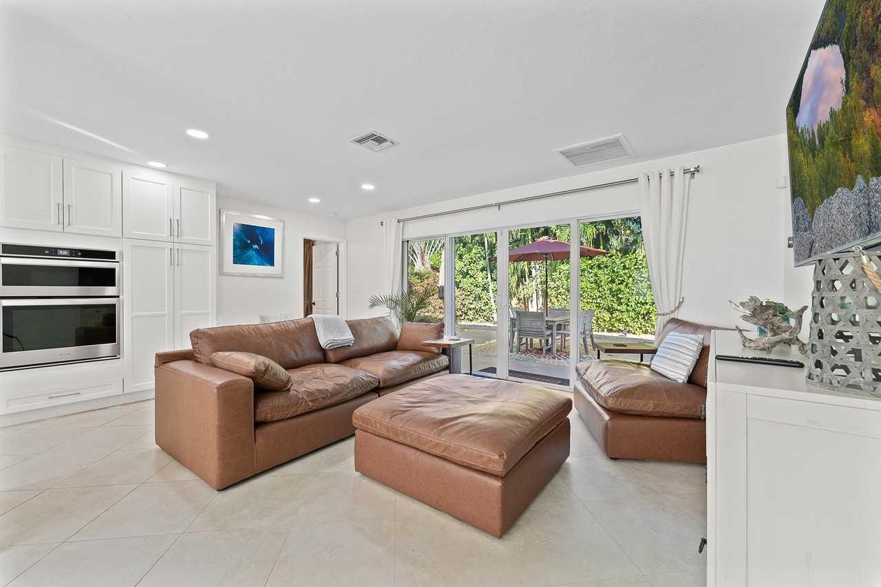 429 Inlet Rd - Photo 7 of 38