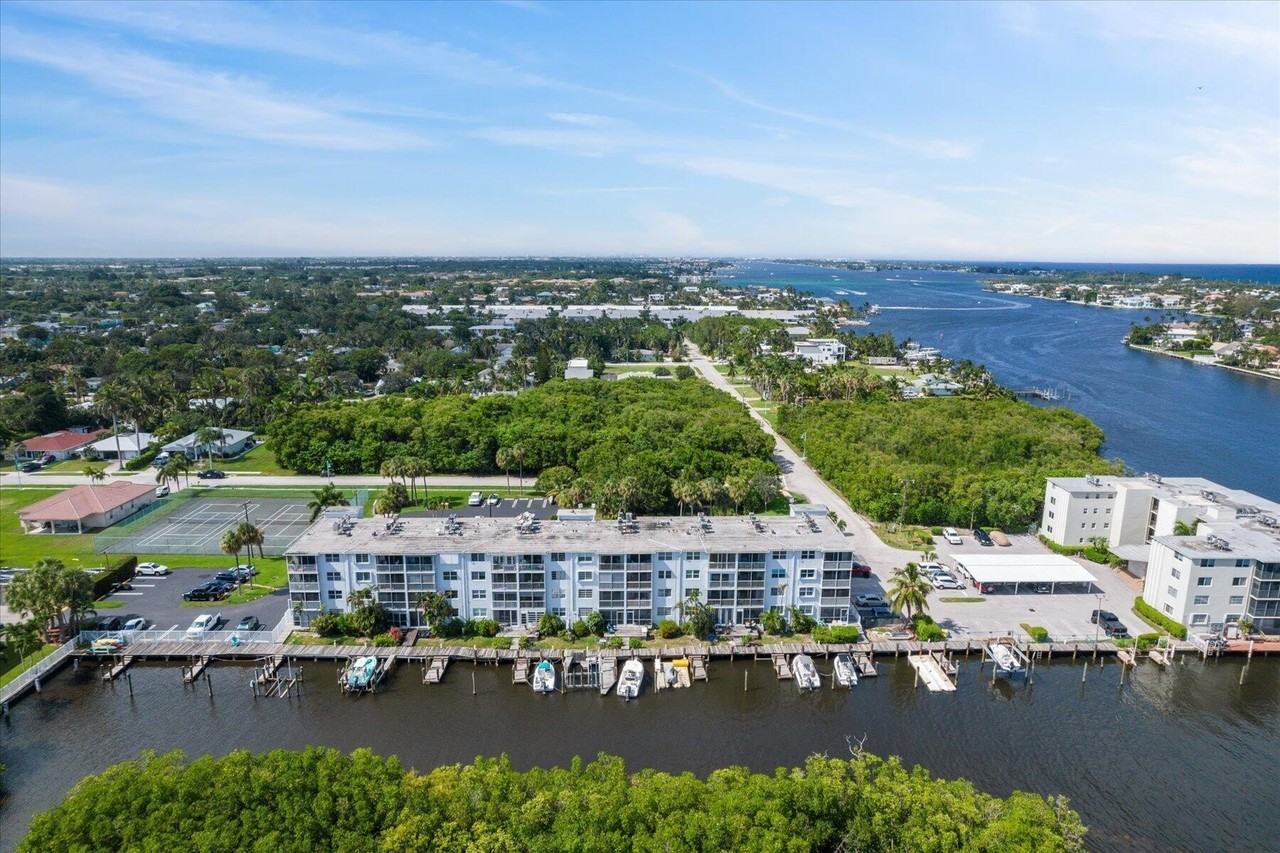 689 Ne 6th Ct Unit 4010 - Photo 6 of 36