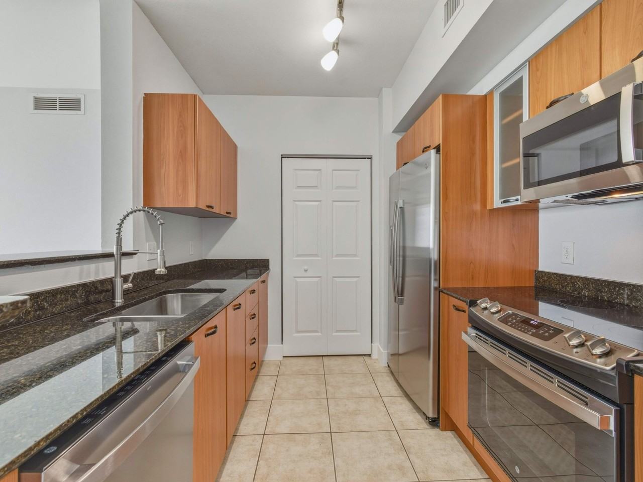 625 Casa Loma Blvd Unit 1206 - Photo 6 of 43