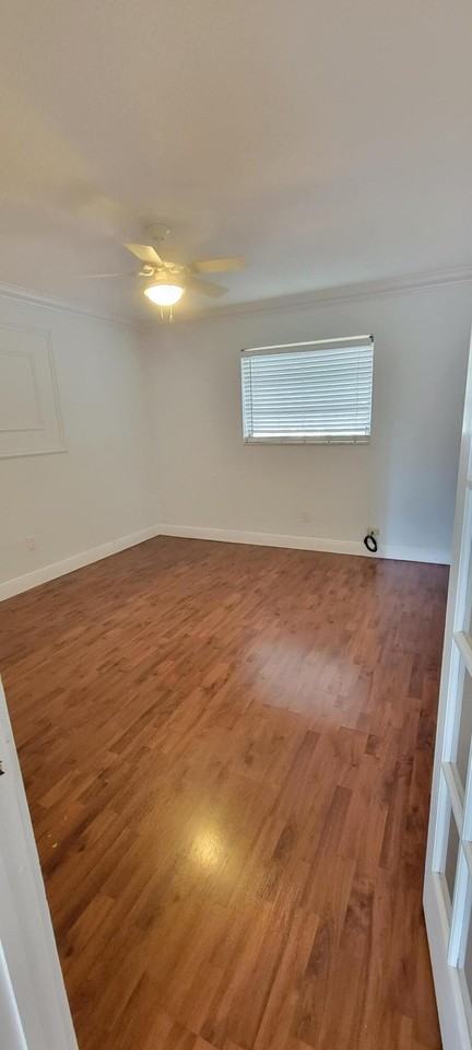 421 Ne 1st St Apt 211 - Photo 7 of 32