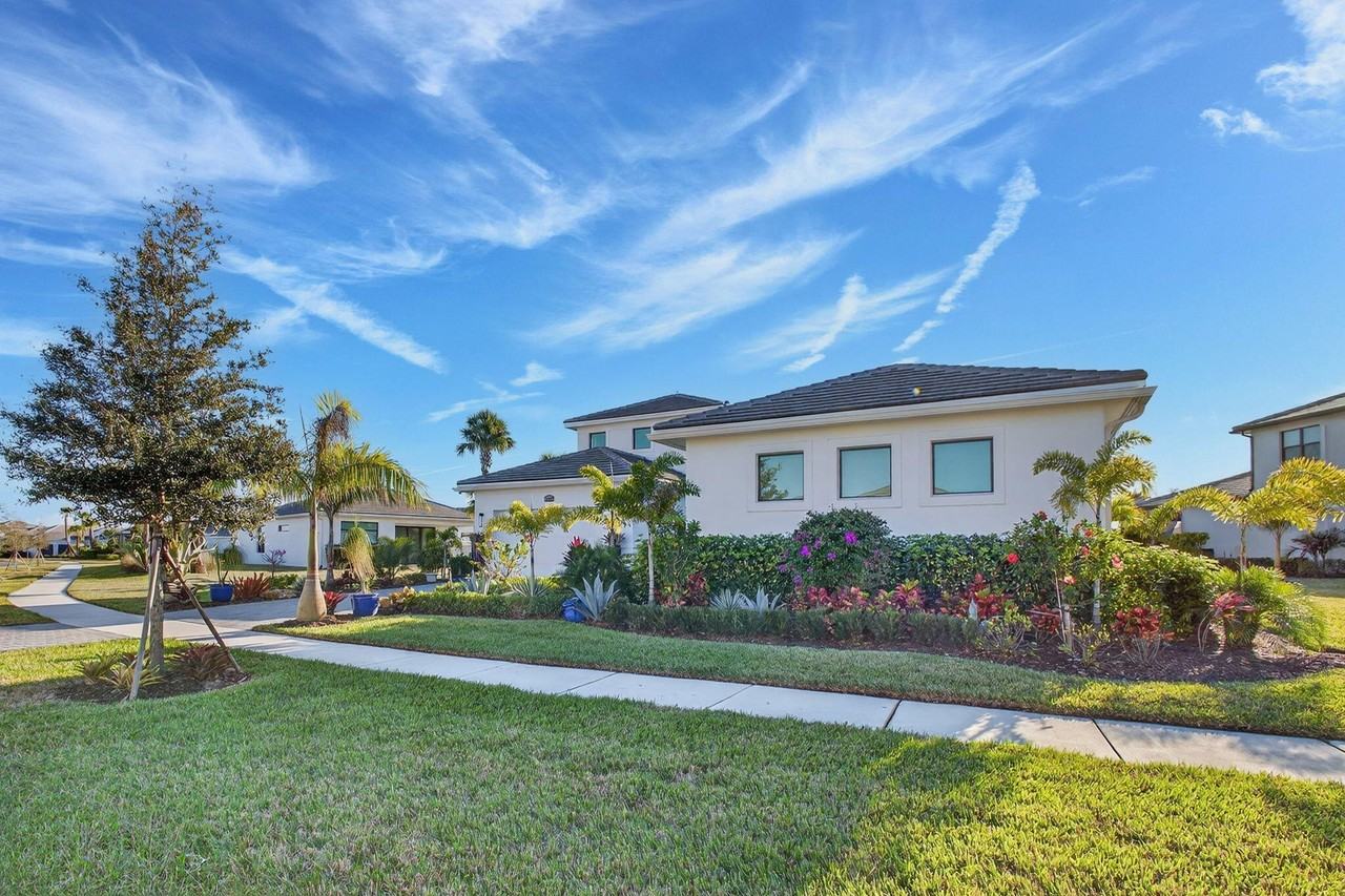 11460 Sw Pietra Way - Photo 3 of 50
