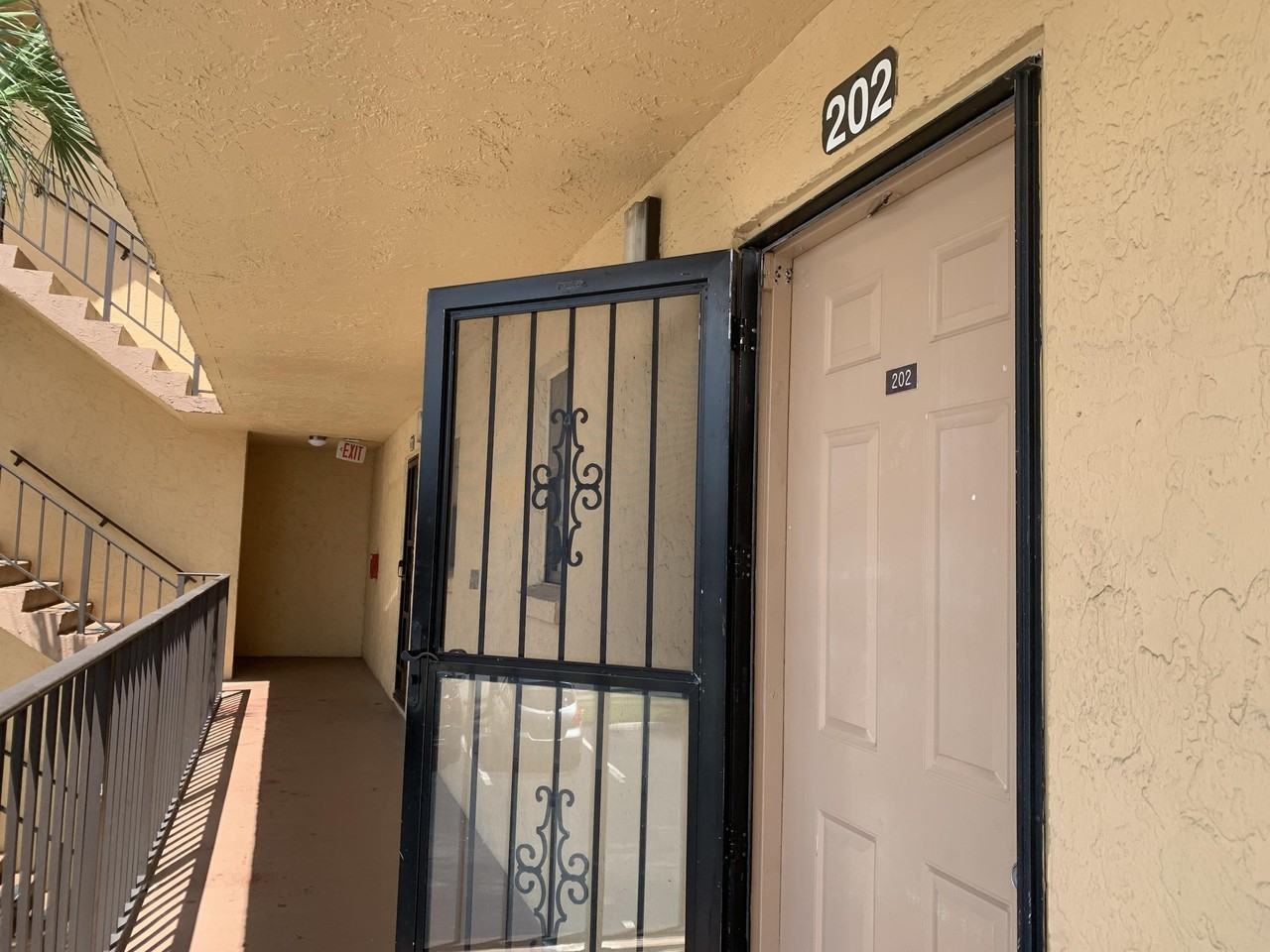 9370 Sw 8th St Apt 202 - Photo 2 of 46