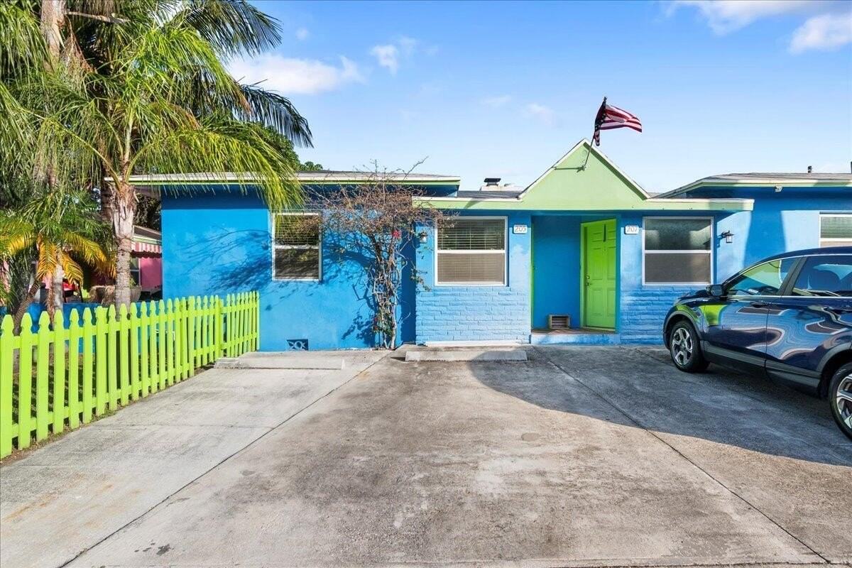 201 E Palm St Unit 205